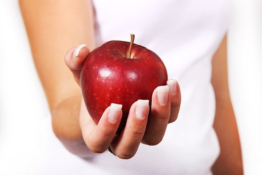 how many calories are in an apple